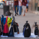 bolsas femininas são vendidas na rua